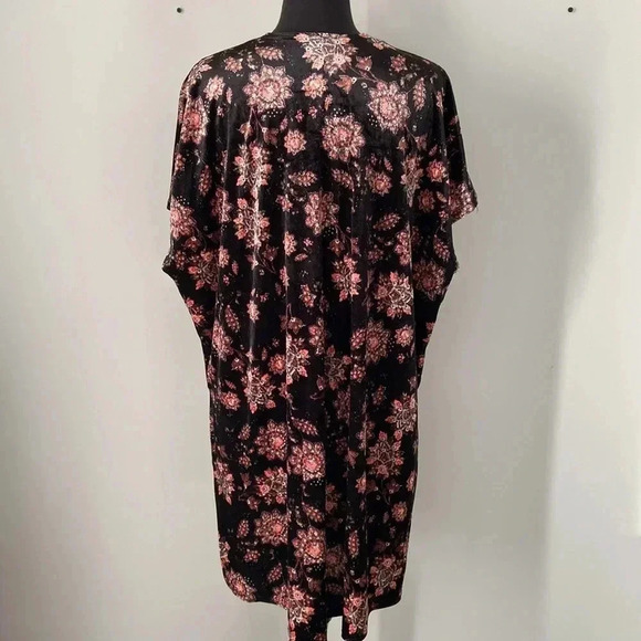 Gilmour 🇨🇦| Velvet Cover  - Up - Picture 4 of 6